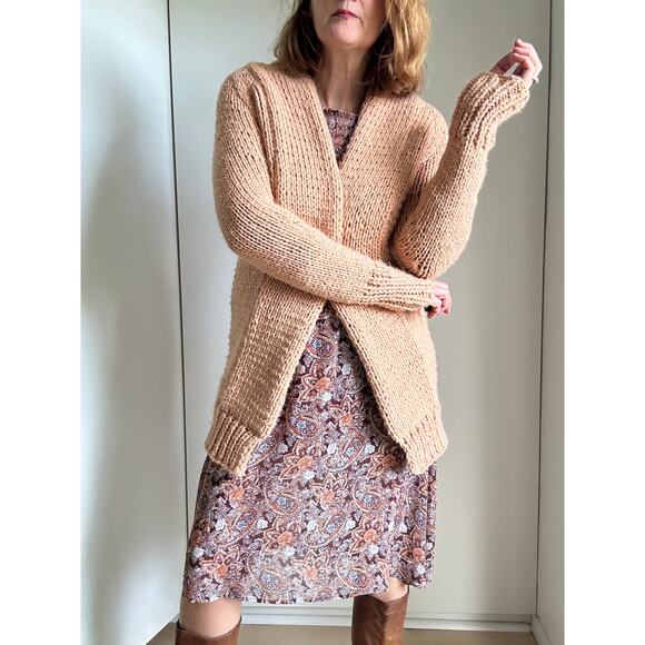 Vintage Handmade Crochet Cardigan Sweater Tan Size S/M Fit Midi length Fall knit - Picture 5 of 5